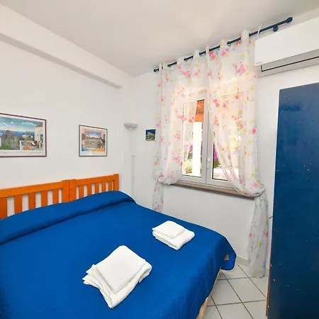 Bianca Un Angolo Di Paradiso * Ischia